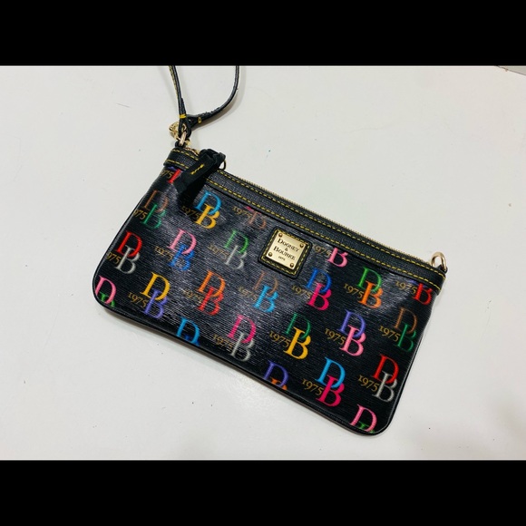 DOONEY & BOURKE BLACK LOGO TOTE BAG WITH ZIPPER MATCHING COIN PURSE WRISTLET - Picture 3 of 11